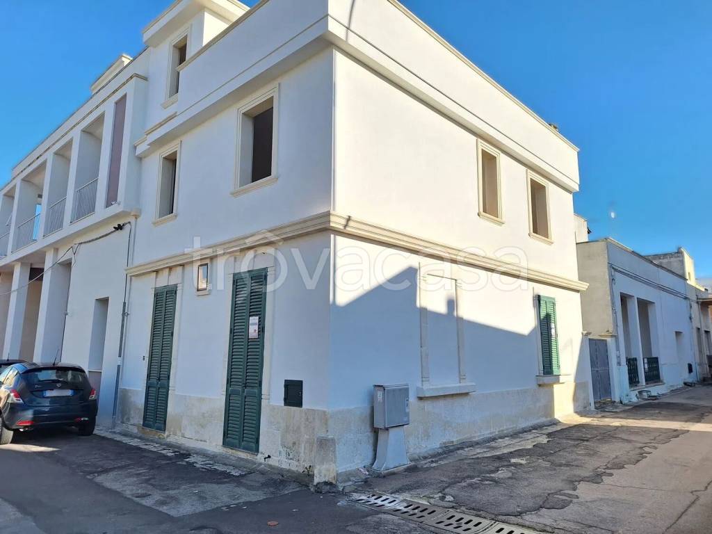 casa indipendente in vendita a Cutrofiano