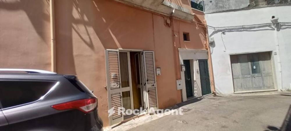 casa indipendente in vendita a Cutrofiano