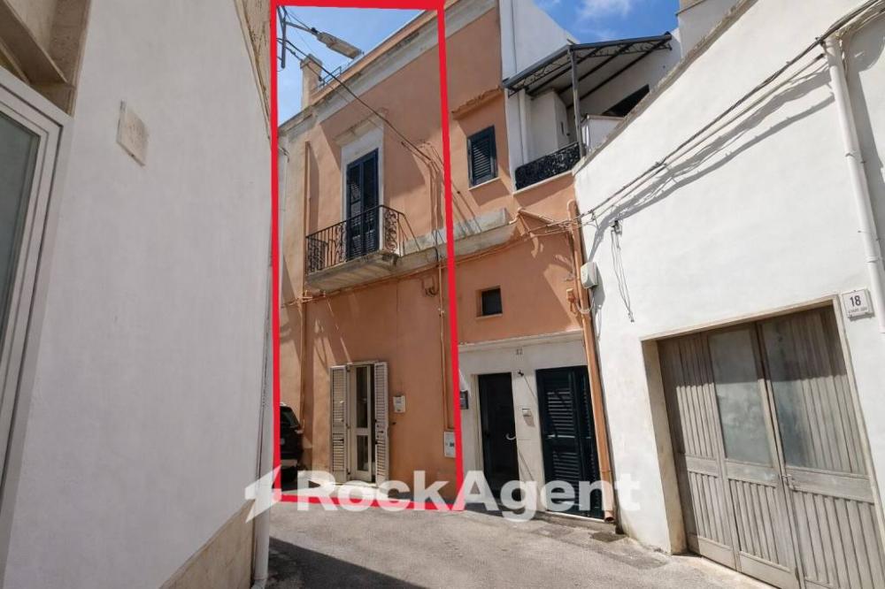 casa indipendente in vendita a Cutrofiano