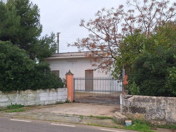 casa indipendente in vendita a Cutrofiano