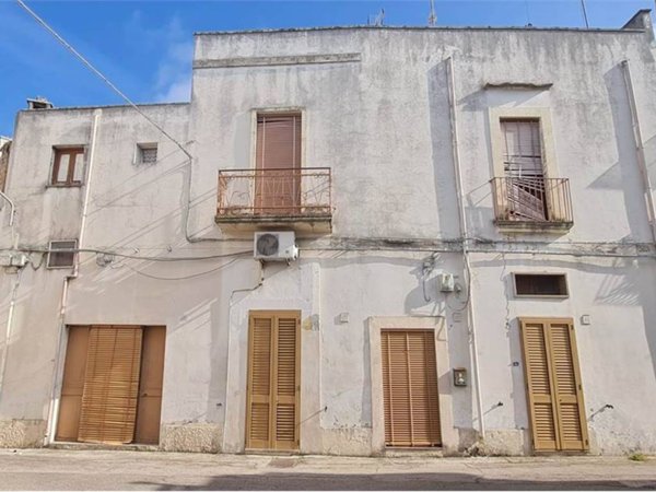casa indipendente in vendita a Cutrofiano