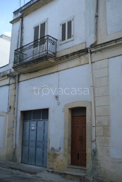 casa indipendente in vendita a Cutrofiano