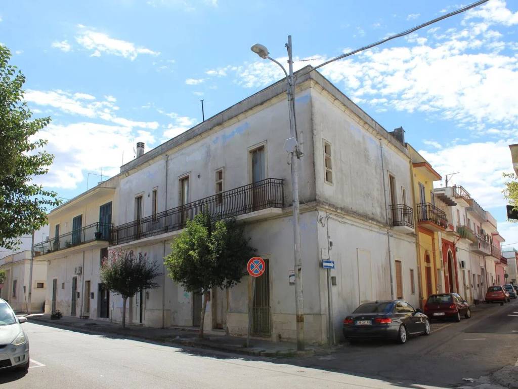 casa indipendente in vendita a Cutrofiano