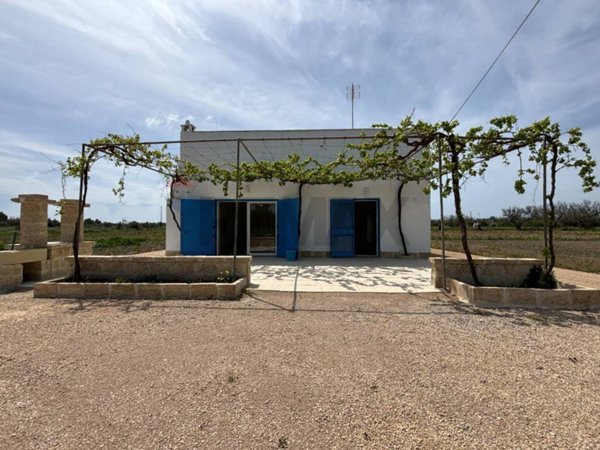 casa indipendente in vendita a Cutrofiano