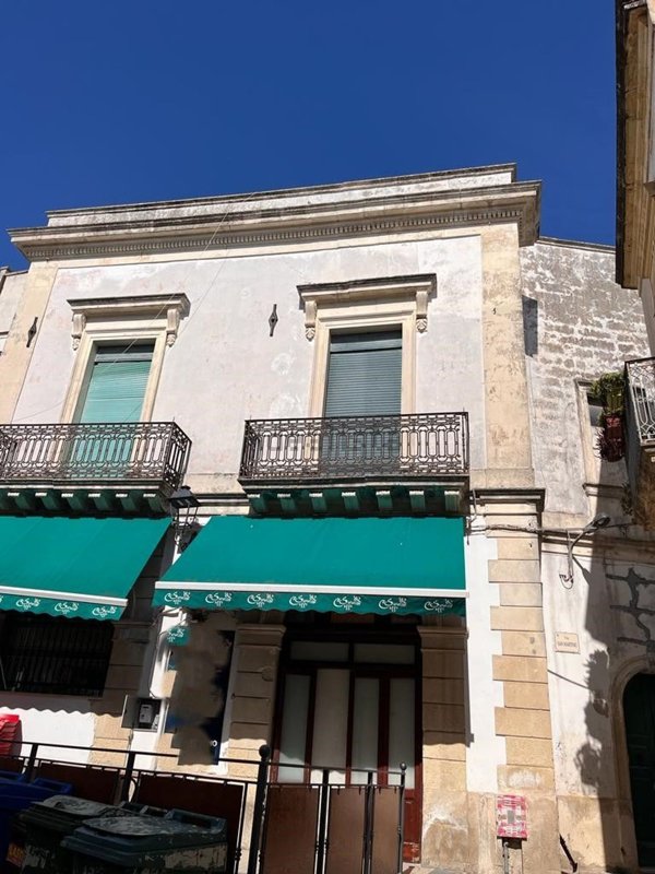 casa indipendente in vendita a Cutrofiano