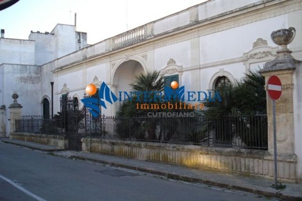casa indipendente in vendita a Cutrofiano