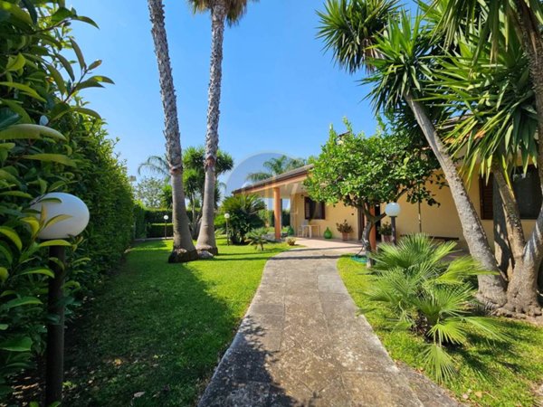 casa indipendente in vendita a Cutrofiano