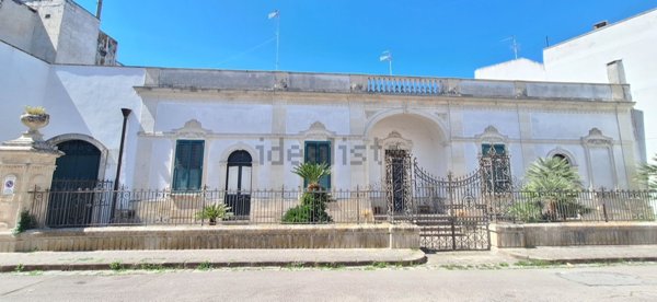 casa indipendente in vendita a Cutrofiano