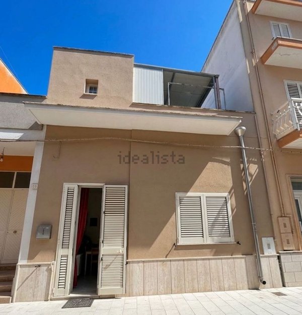 casa indipendente in vendita a Cutrofiano