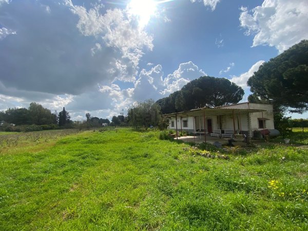 casa indipendente in vendita a Cutrofiano