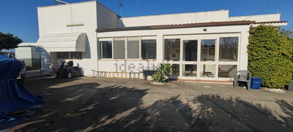 casa indipendente in vendita a Cutrofiano