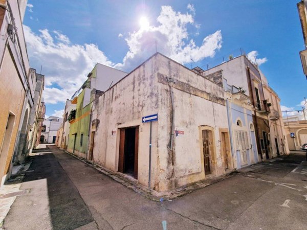 casa indipendente in vendita a Cutrofiano