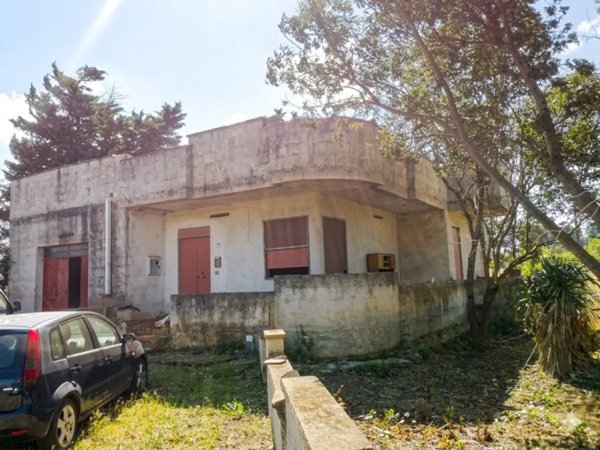 casa indipendente in vendita a Cutrofiano