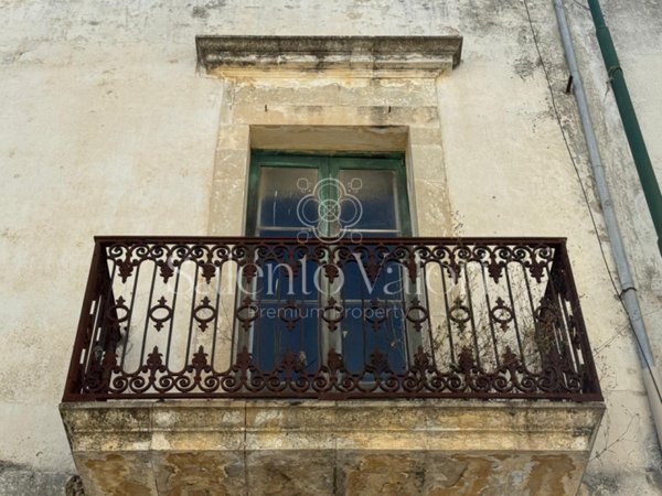 casa indipendente in vendita a Cutrofiano