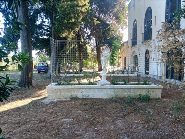 casa indipendente in vendita a Cutrofiano
