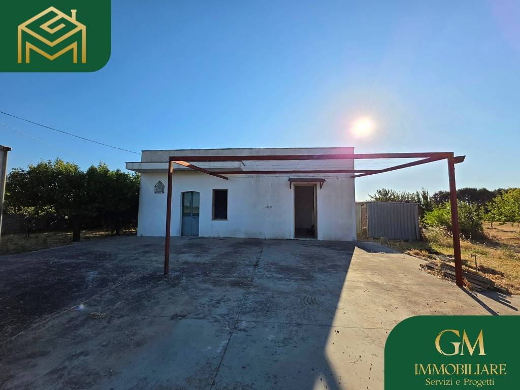 casa indipendente in vendita a Cutrofiano
