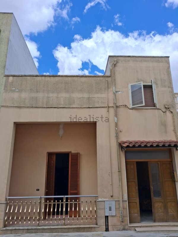 casa indipendente in vendita a Cutrofiano