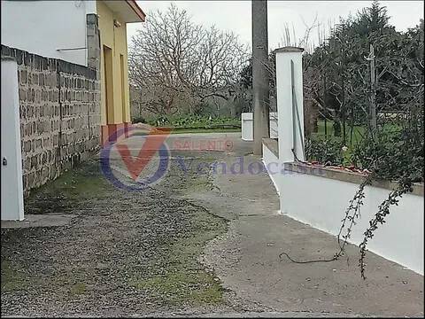 casa indipendente in vendita a Cutrofiano