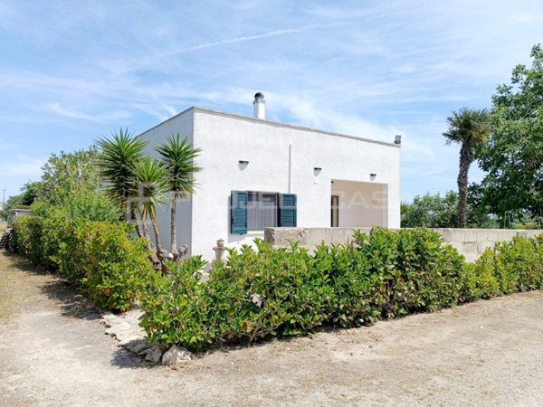 casa indipendente in vendita a Cutrofiano