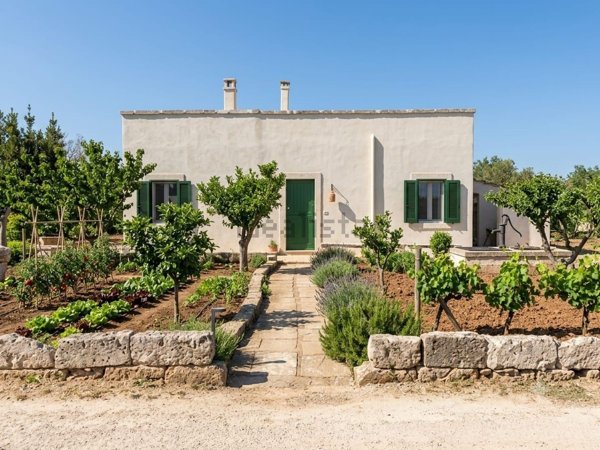 casa indipendente in vendita a Cutrofiano