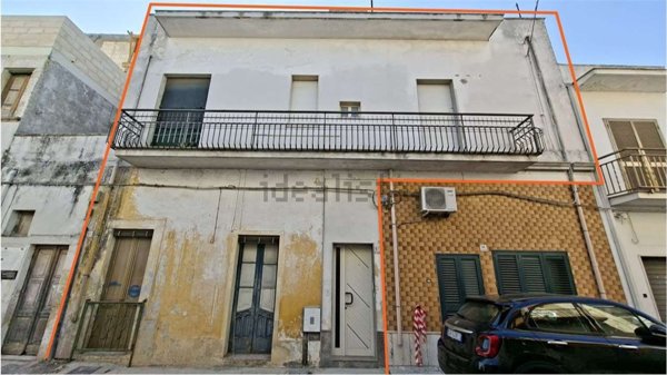 casa indipendente in vendita a Cutrofiano