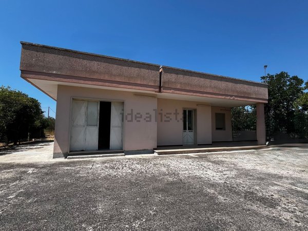 casa indipendente in vendita a Cutrofiano