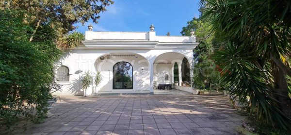 casa indipendente in vendita a Cutrofiano