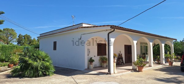 casa indipendente in vendita a Cutrofiano
