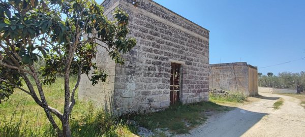 terreno in vendita a Cutrofiano