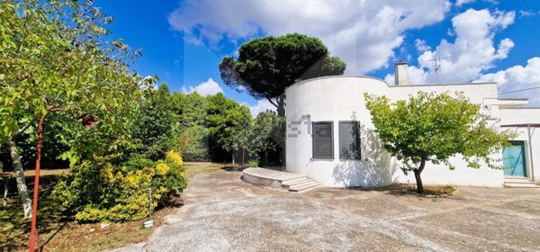 casa indipendente in vendita a Cutrofiano