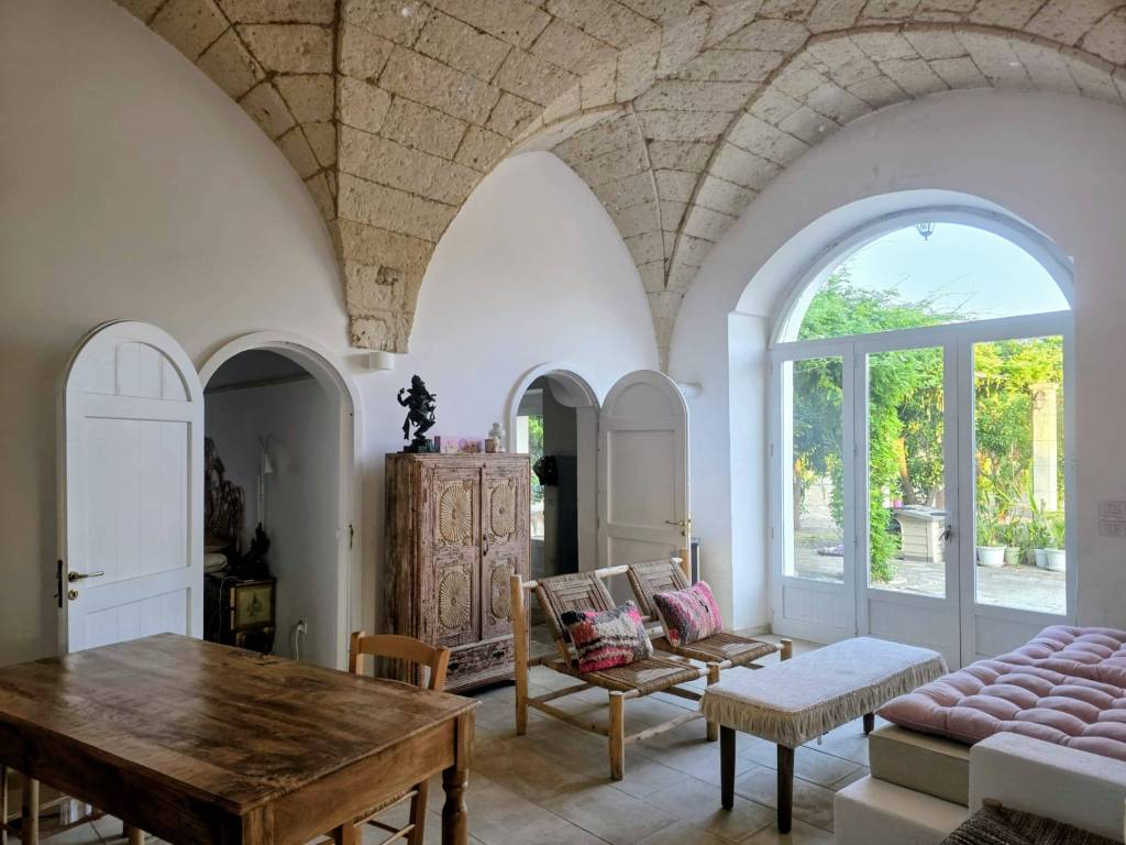 casa indipendente in vendita a Cutrofiano