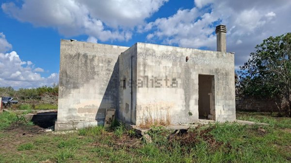 casa indipendente in vendita a Cutrofiano