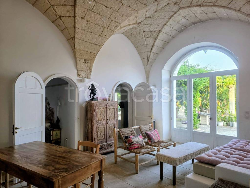 casa indipendente in vendita a Cutrofiano