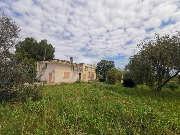 casa indipendente in vendita a Cutrofiano