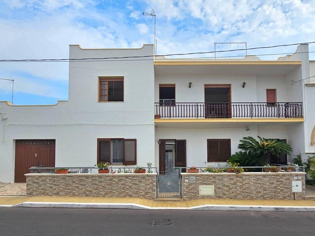 appartamento in vendita a Diso in zona Marina di Marittima