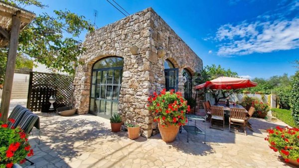 casa indipendente in vendita a Diso in zona Marittima