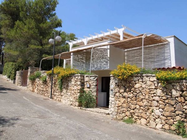 casa indipendente in vendita a Diso in zona Marittima