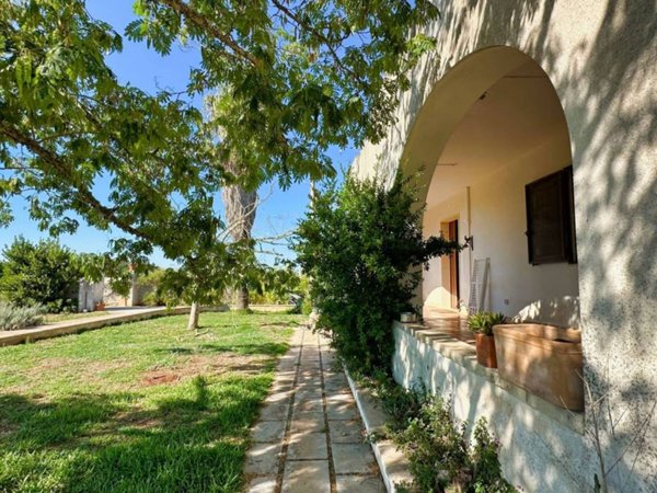 casa indipendente in vendita a Diso in zona Marittima