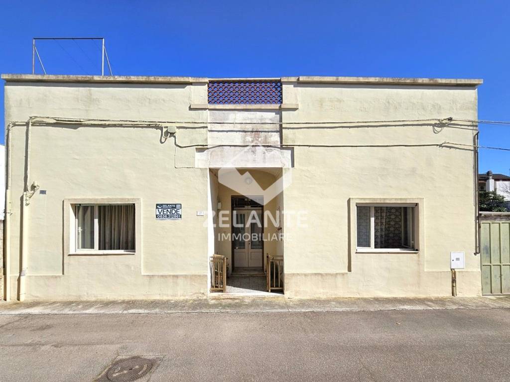 casa indipendente in vendita a Diso in zona Marittima