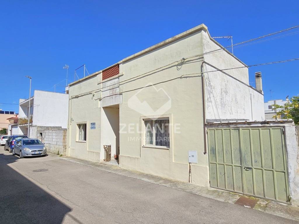 casa indipendente in vendita a Diso in zona Marittima