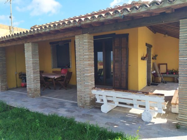 casa indipendente in vendita a Diso in zona Marittima