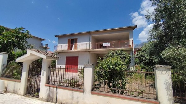 casa indipendente in vendita a Diso in zona Marittima