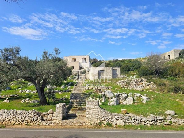 quadrivano in vendita a Diso in zona Marittima
