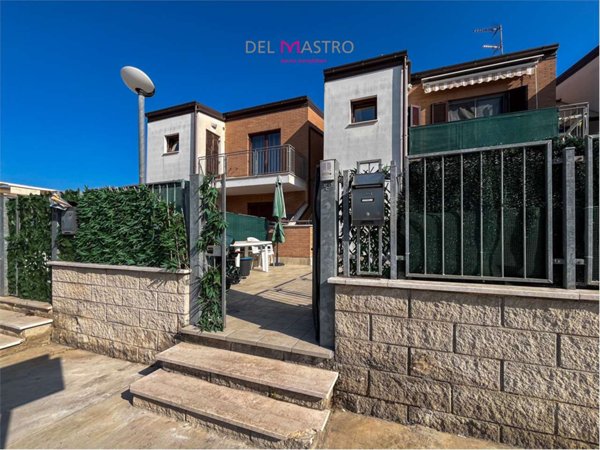 casa indipendente in vendita a Diso in zona Marittima