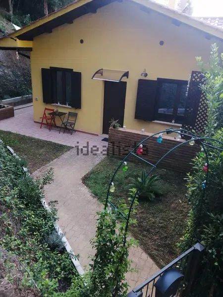 casa indipendente in vendita a Diso in zona Marittima