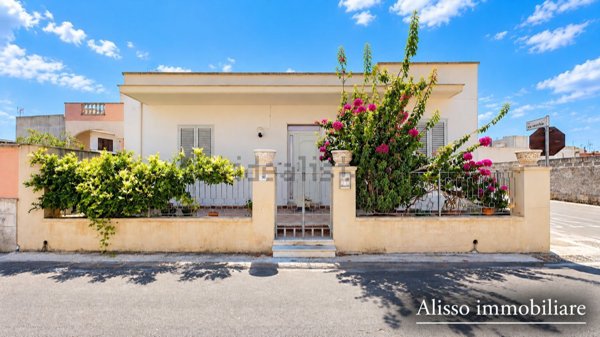 casa indipendente in vendita a Diso in zona Marittima
