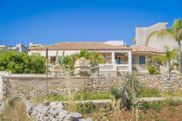 casa indipendente in vendita a Gagliano del Capo
