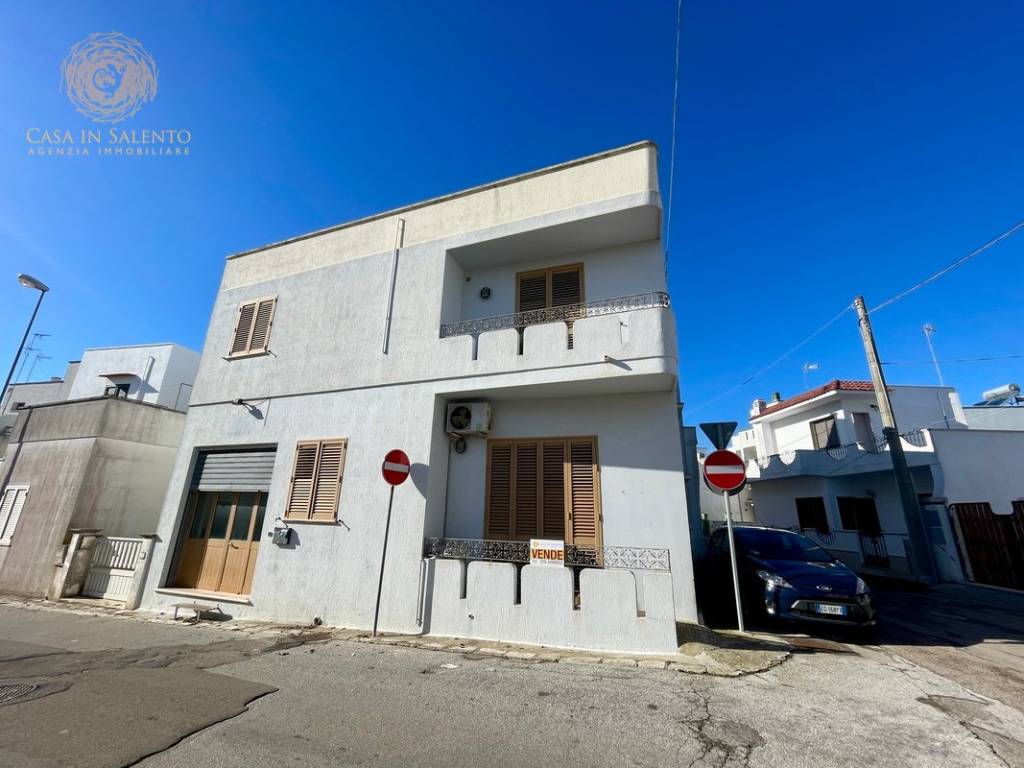 negozio in vendita a Gagliano del Capo