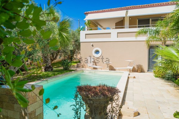 casa indipendente in vendita a Gagliano del Capo
