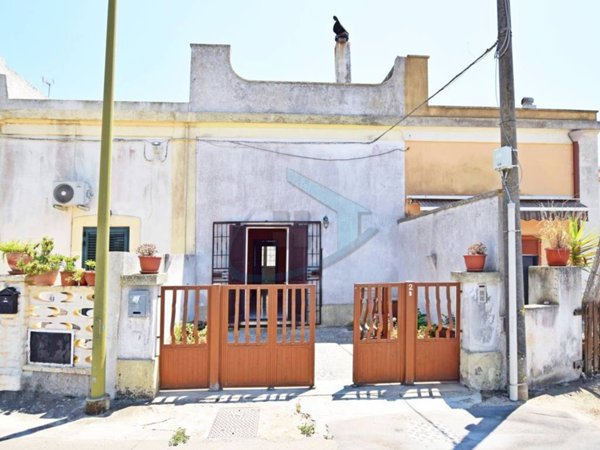 casa indipendente in vendita a Gagliano del Capo in zona Arigliano